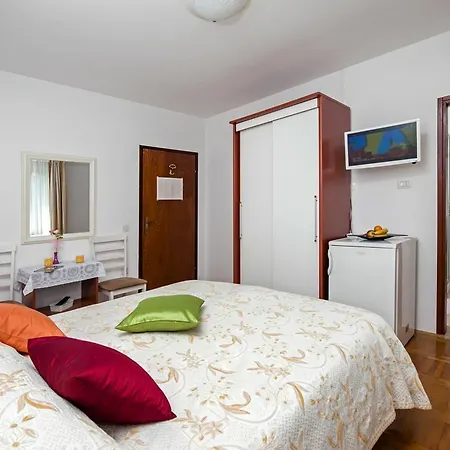 Stefania Pensionat 3*